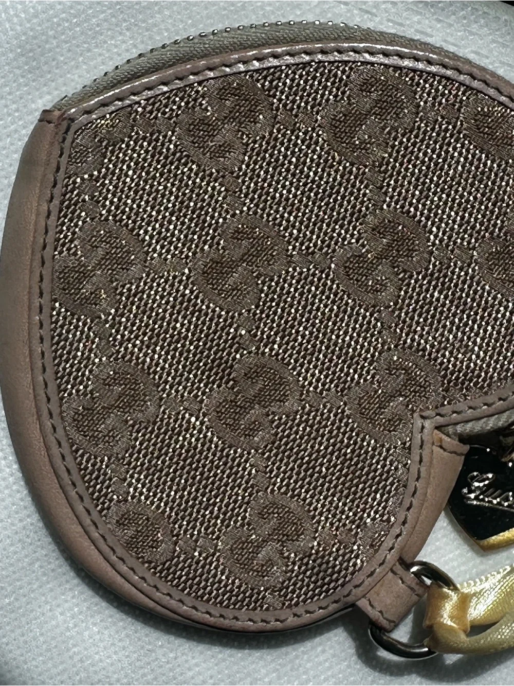 Gucci GG Canvas Heart Coin Purse Pouch Zip Wallet Brown Monogram Vintage